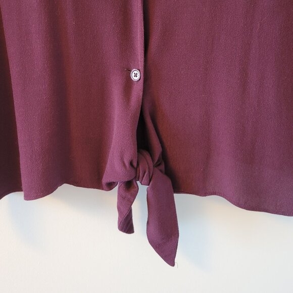 Burgundy short sleeved blouse, tied at front - Picture 3 of 4